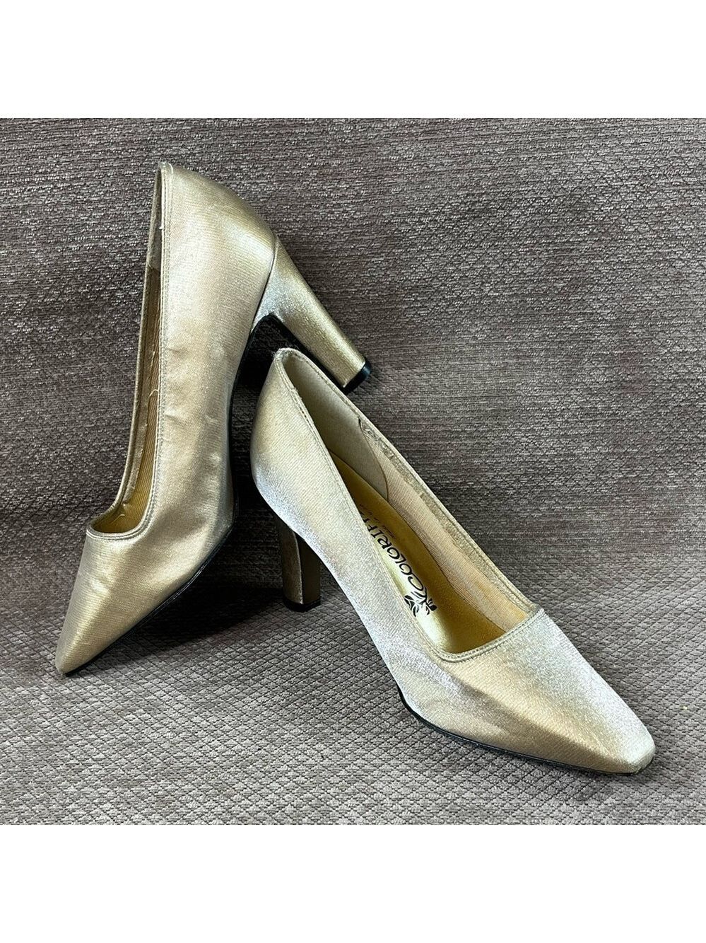 Coloriffics Women’s Gold Metallic Heels size 8AA EUC